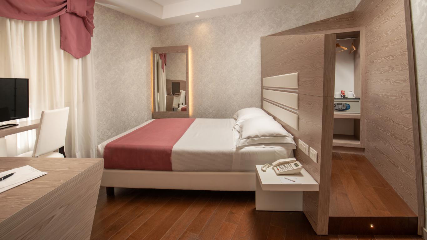 hotel-diana-roof-garden-rome-superior-double-room-IMG-2045.JPG