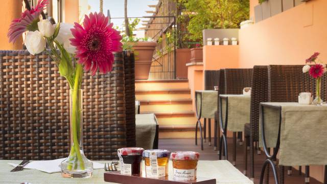 Roof-Garden-Breakfast-Hotel-Diana-1-LOW